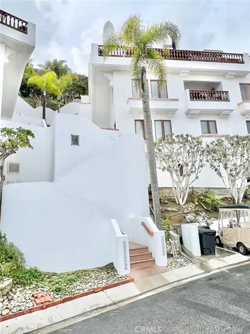 a picture of a living room