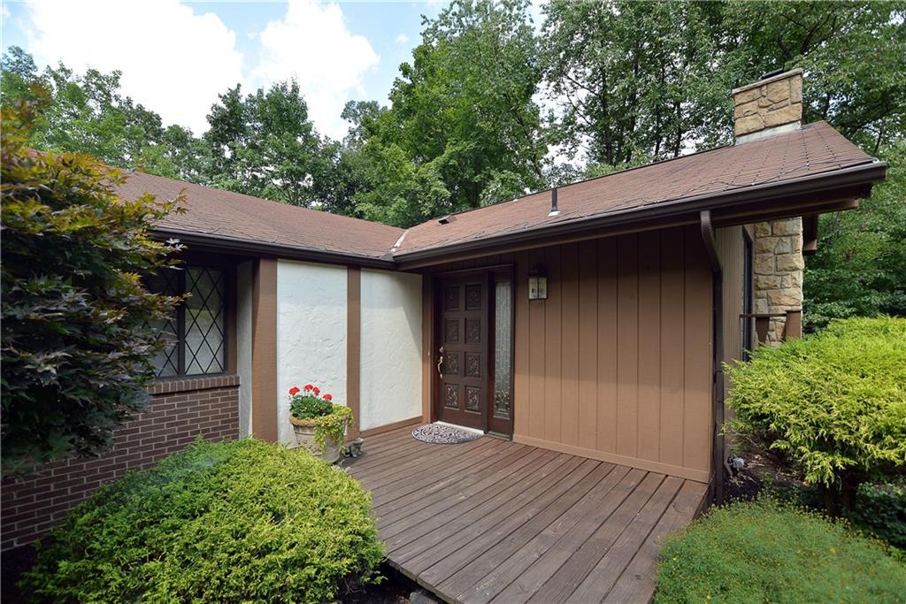 134 Berwyn Road Pittsburgh, PA 15237 - Photo 3 of 23 Front porch