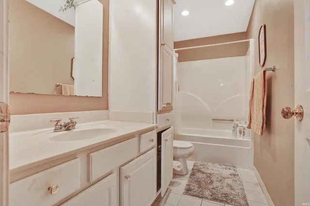 $350,000 | 4024 Kenmore Drive, Evansville, IN 47711