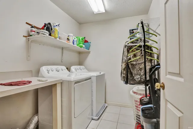 $350,000 | 4024 Kenmore Drive, Evansville, IN 47711