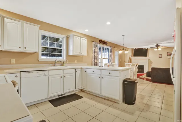 $350,000 | 4024 Kenmore Drive, Evansville, IN 47711