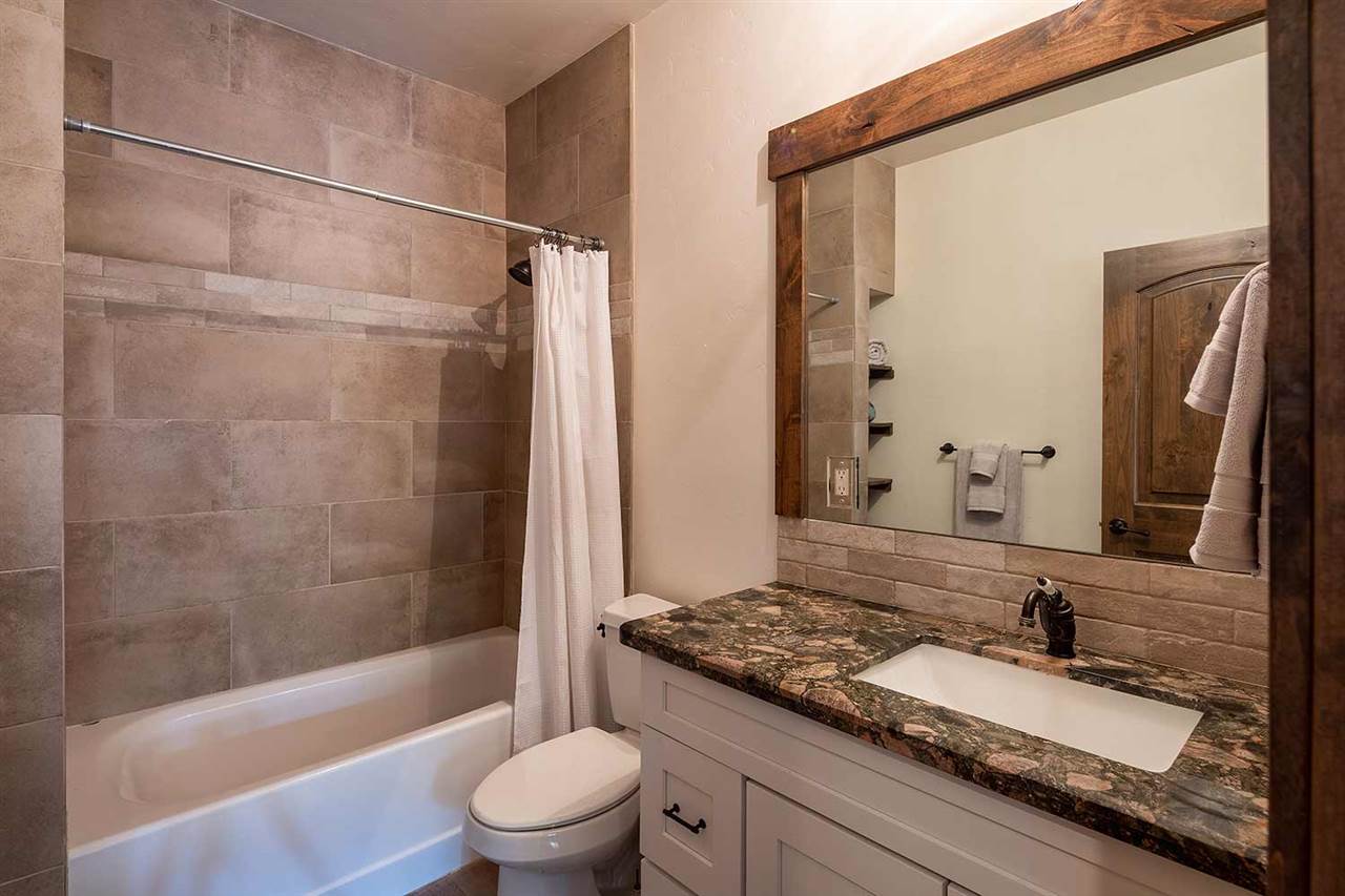 11067 Torrey Pine Road Truckee, CA 96161 - Photo 17 of 21 Gallery Image 17