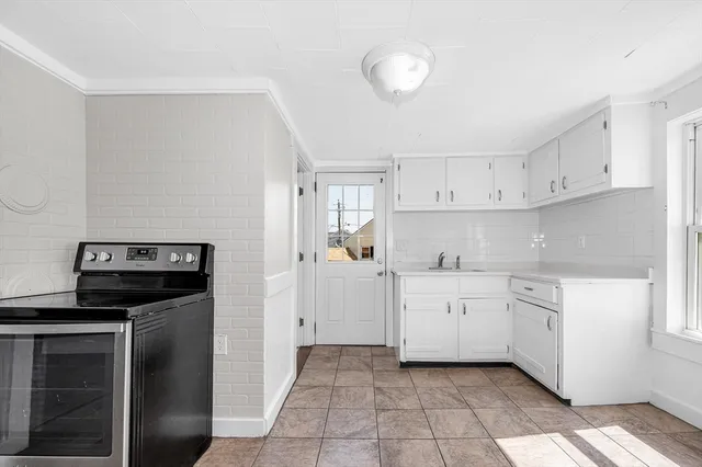 $464,900 | 8 Cedar Court, Lowell, MA 01852