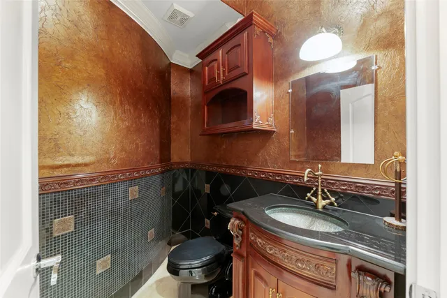 $2,175,000 | 2318 Bellefontaine, Houston, TX 77030