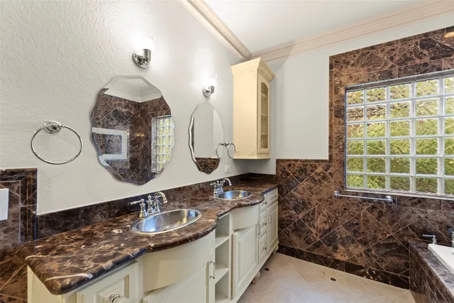 $2,175,000 | 2318 Bellefontaine, Houston, TX 77030