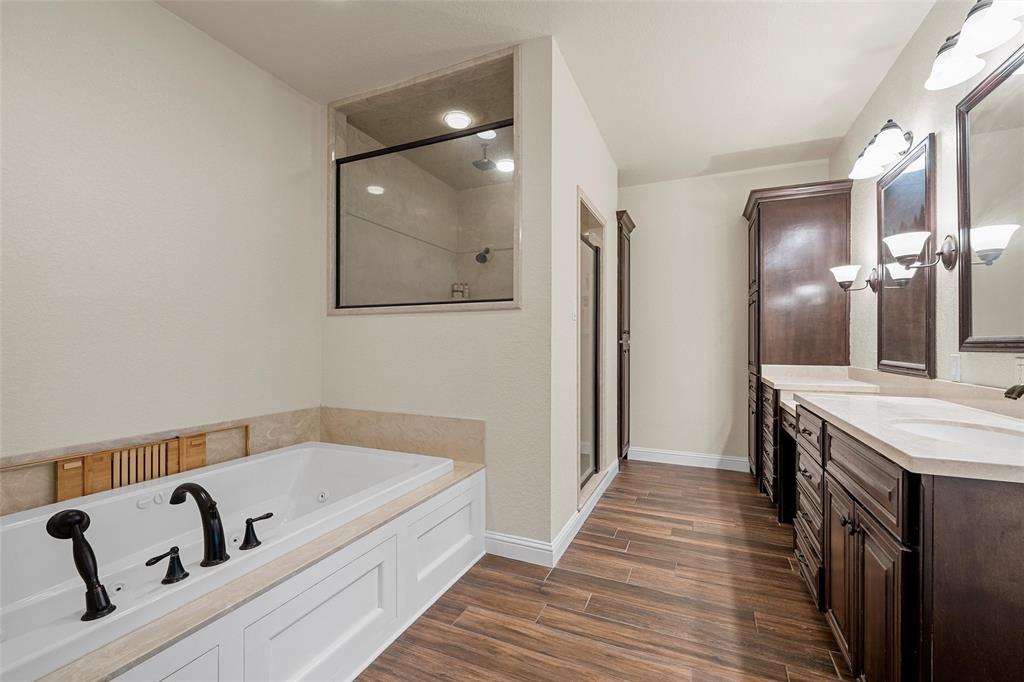 2743 Tokio Road West, TX 76691 - Photo 16 of 40 a bathroom with a tub
