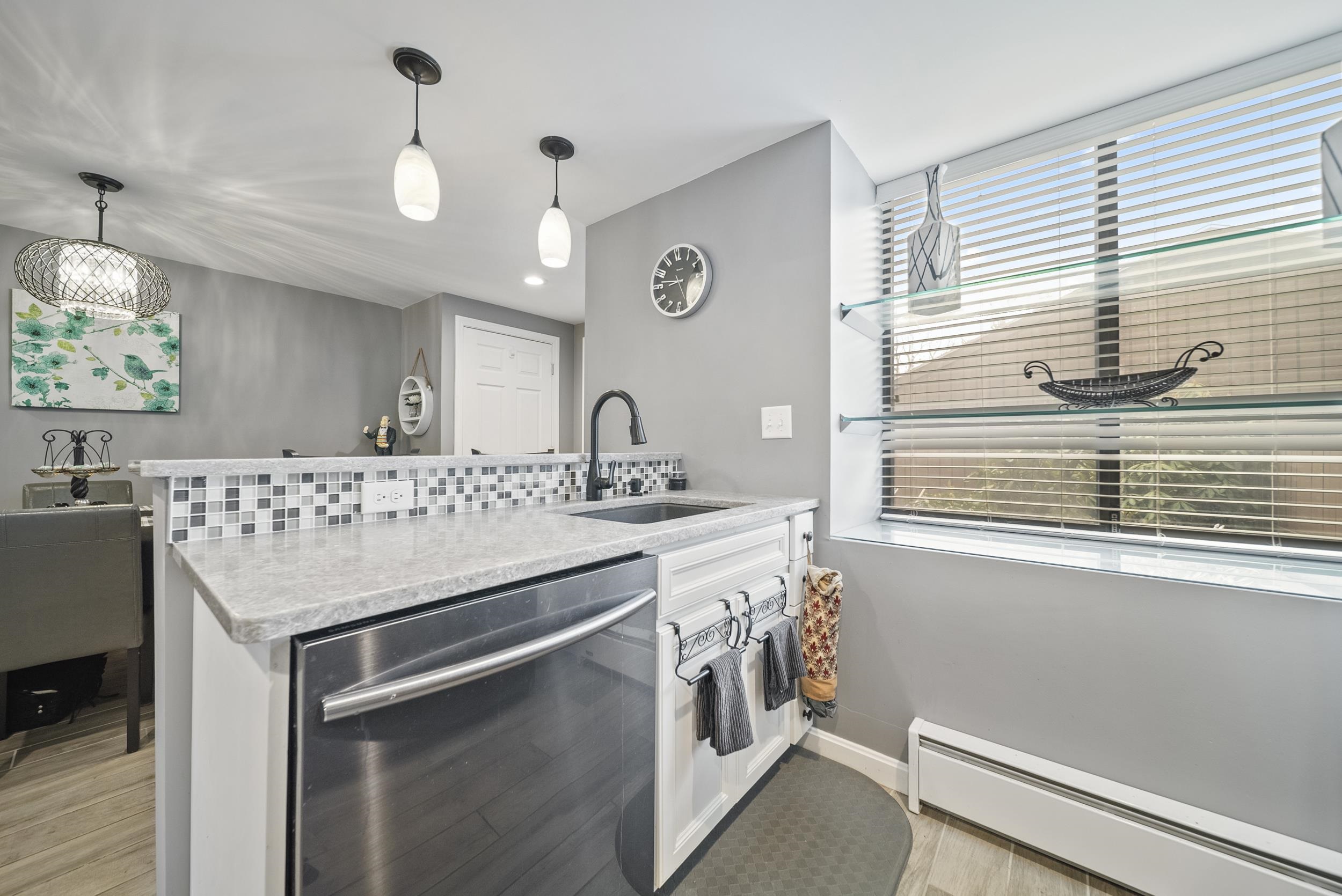 30 Spring Cove Road Nashua, NH 03062 - Photo 9 of 38