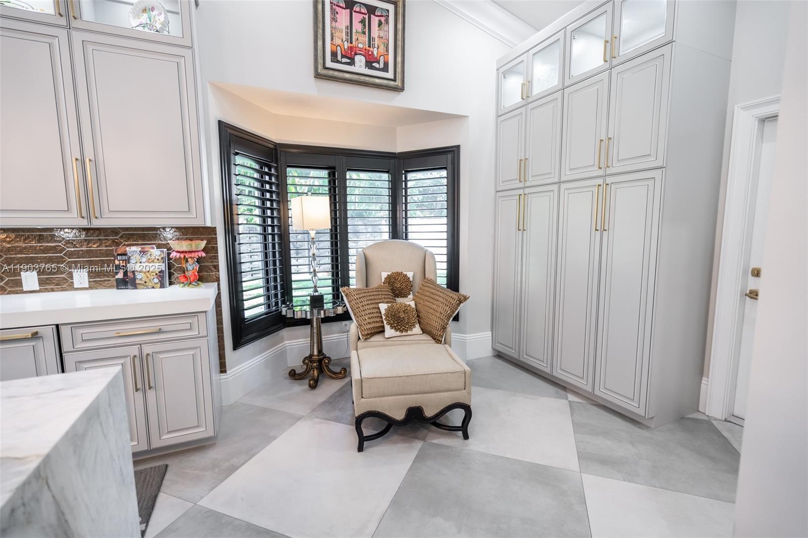 61 Northwest 128th Avenue Plantation, FL 33325 - Photo 15 of 24 a living room with furniture