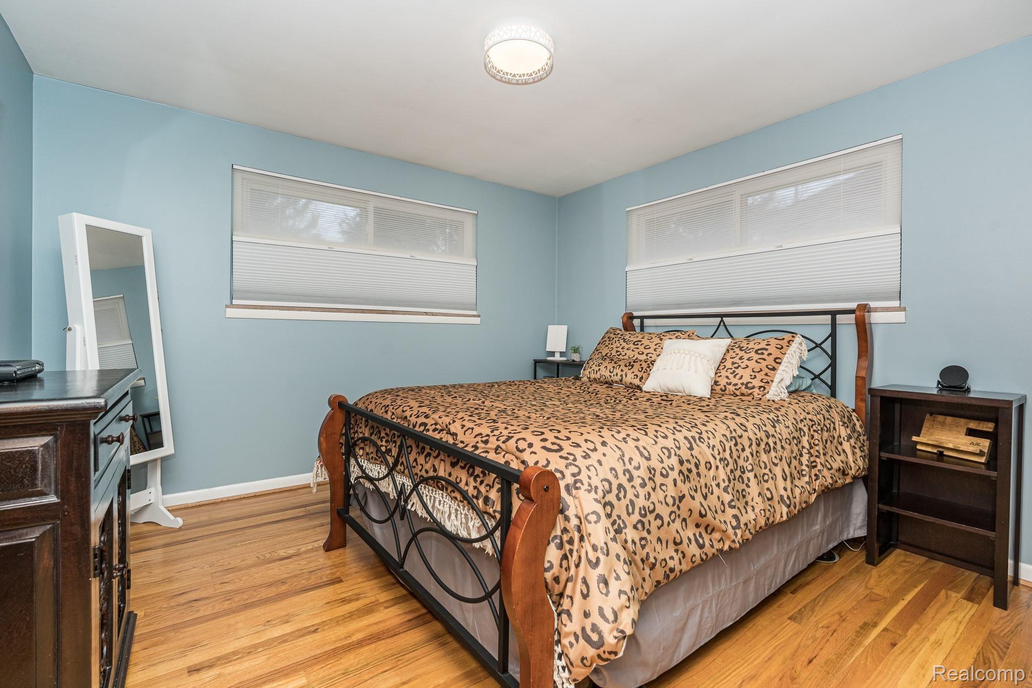 211 South Helen Avenue Rochester, MI 48307 - Photo 13 of 38 211 S Helen MLS-W014.jpg