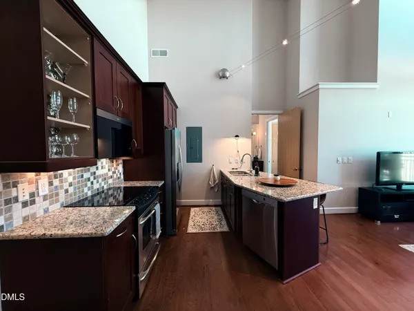 $2,450 | 2608 Erwin Road, Unit 421, Durham, NC 27705