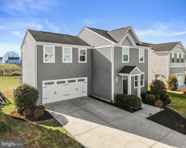 a view of an outdoor space and tennis court