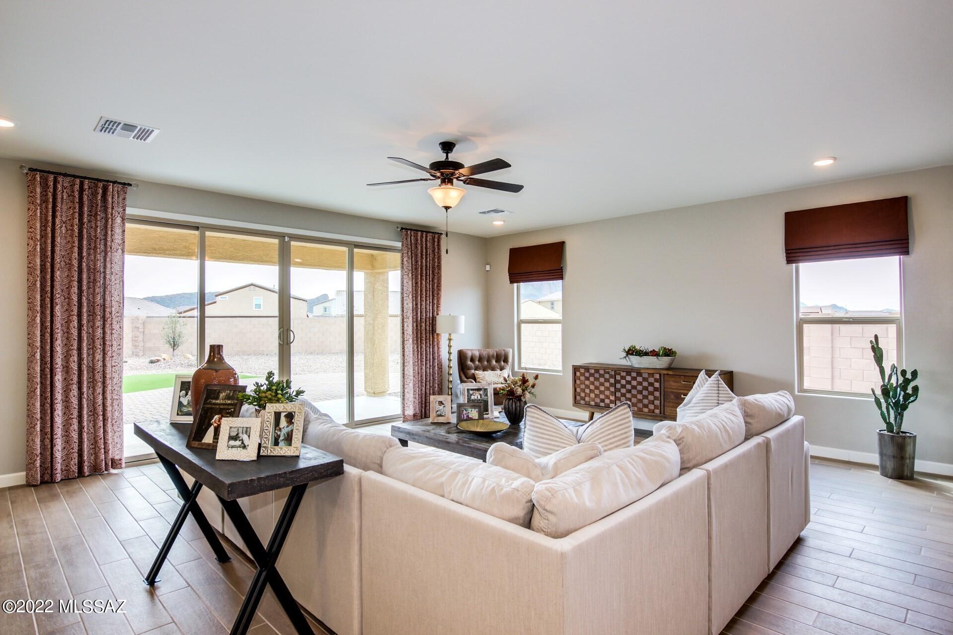 10143 North Smooth Agave Loop Marana, AZ 85653 - Photo 5 of 48