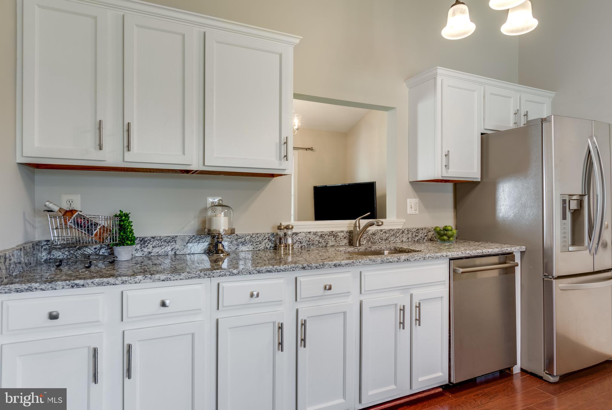 333 Silver Ridge Drive Sterling, VA 20164 - Photo 14 of 51 SS Appliances, HWFs & New Dallas White Granite