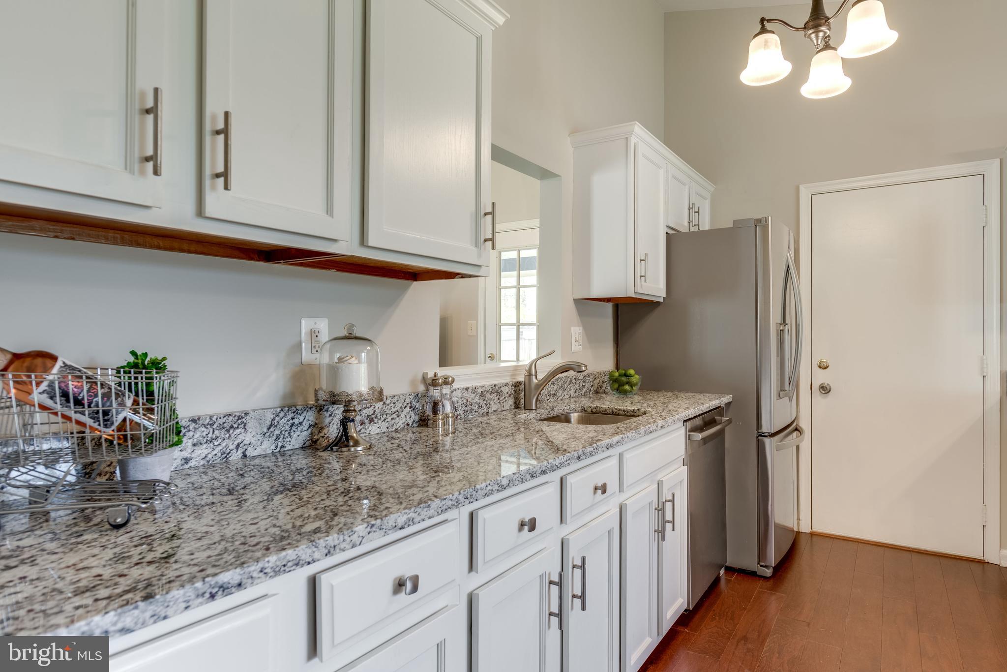333 Silver Ridge Drive Sterling, VA 20164 - Photo 15 of 51 HWFs, SS Appliances, Garage Access