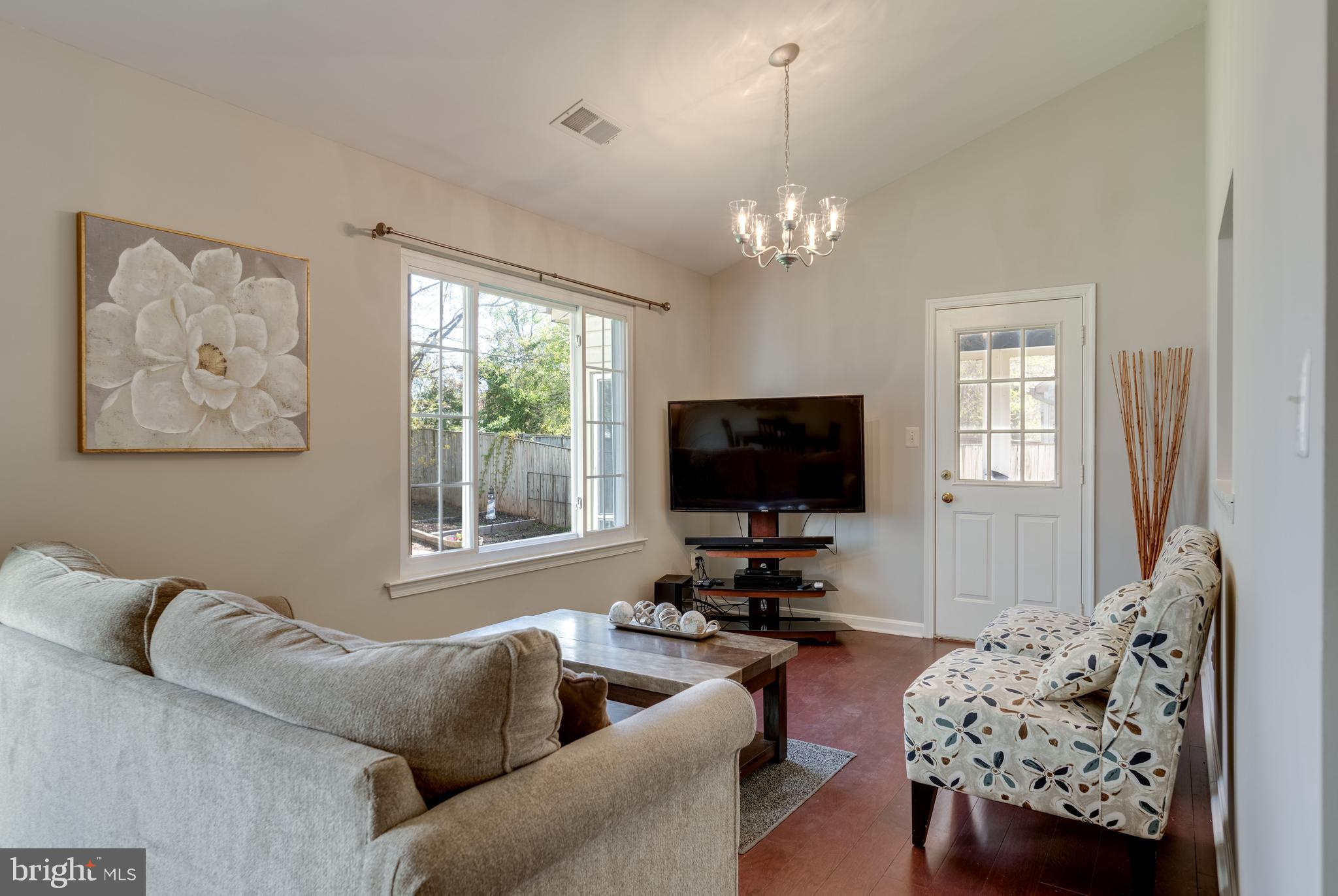 333 Silver Ridge Drive Sterling, VA 20164 - Photo 9 of 51 Flexible Living/Dining Areas with Hardwoods