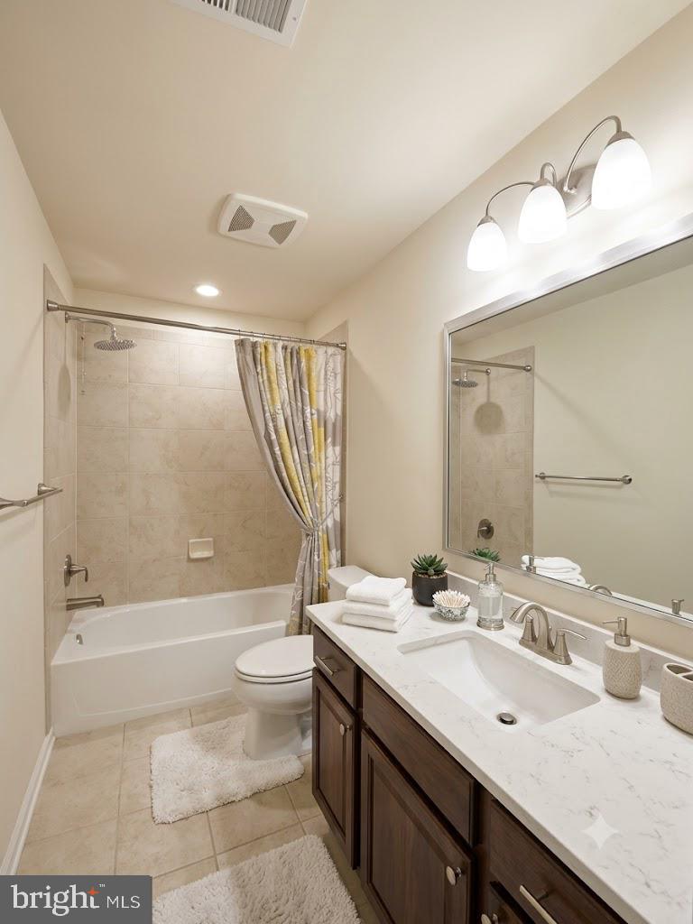 7014 Foxton Way Hanover, MD 21076 - Photo 7 of 29 Modern bathroom with elegant finishes.