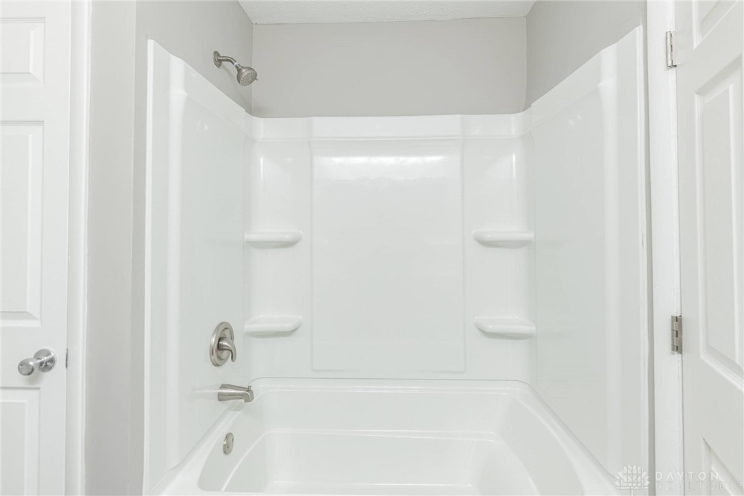 555 Queensgate Road Springboro, OH 45066 - Photo 20 of 27 Gallery Image 20