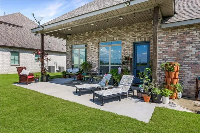 $599,000 | 109 Moonlight Cove Lane, Luling, LA 70070