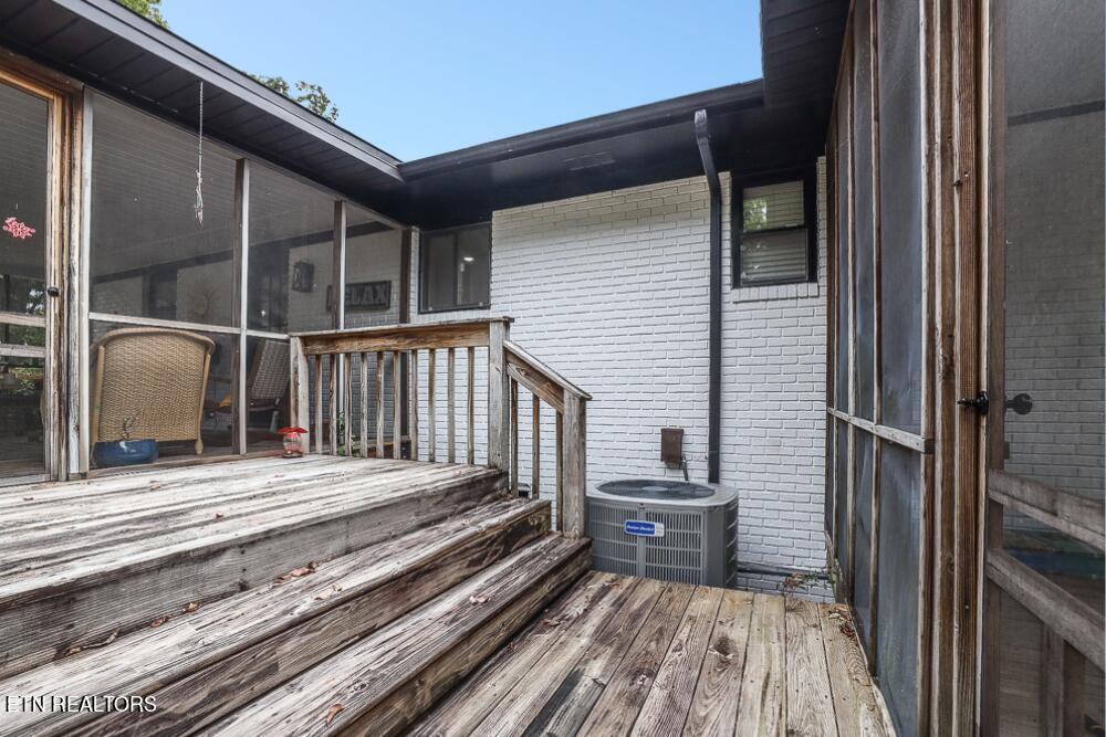 2608 Topside Road Louisville, TN 37777 - Photo 17 of 60 9