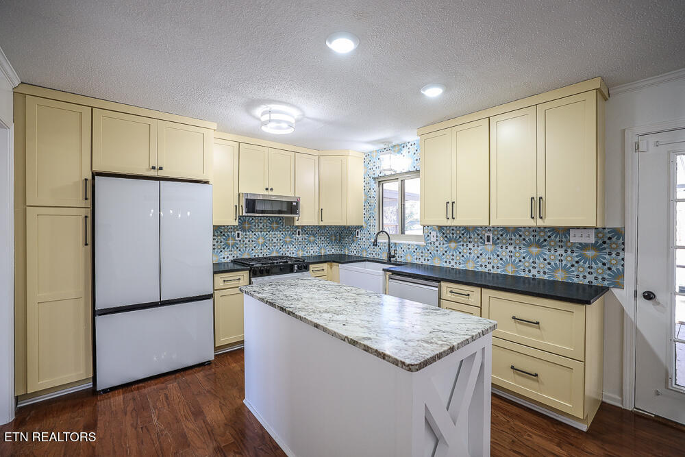 2608 Topside Road Louisville, TN 37777 - Photo 25 of 60 3E6A4688