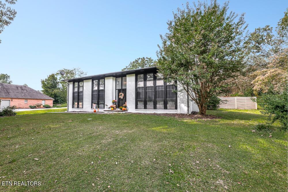 2608 Topside Road Louisville, TN 37777 - Photo 3 of 60 5