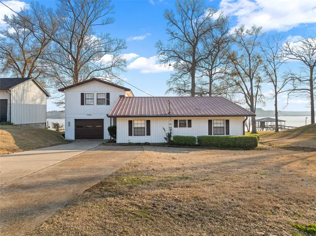 $450,000 | 288 Clay Banks Drive, Hemphill, TX 75948