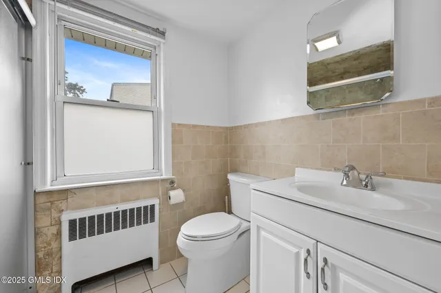 $1,165,000 | 8 Reynolds Place, Greenwich, CT 06831