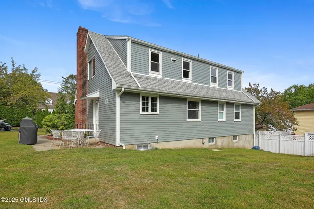 $1,165,000 | 8 Reynolds Place, Greenwich, CT 06831