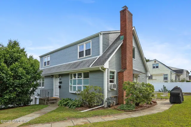 $1,165,000 | 8 Reynolds Place, Greenwich, CT 06831