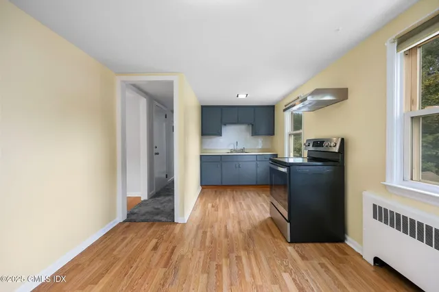 $1,165,000 | 8 Reynolds Place, Greenwich, CT 06831