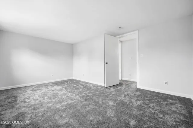 $1,165,000 | 8 Reynolds Place, Greenwich, CT 06831