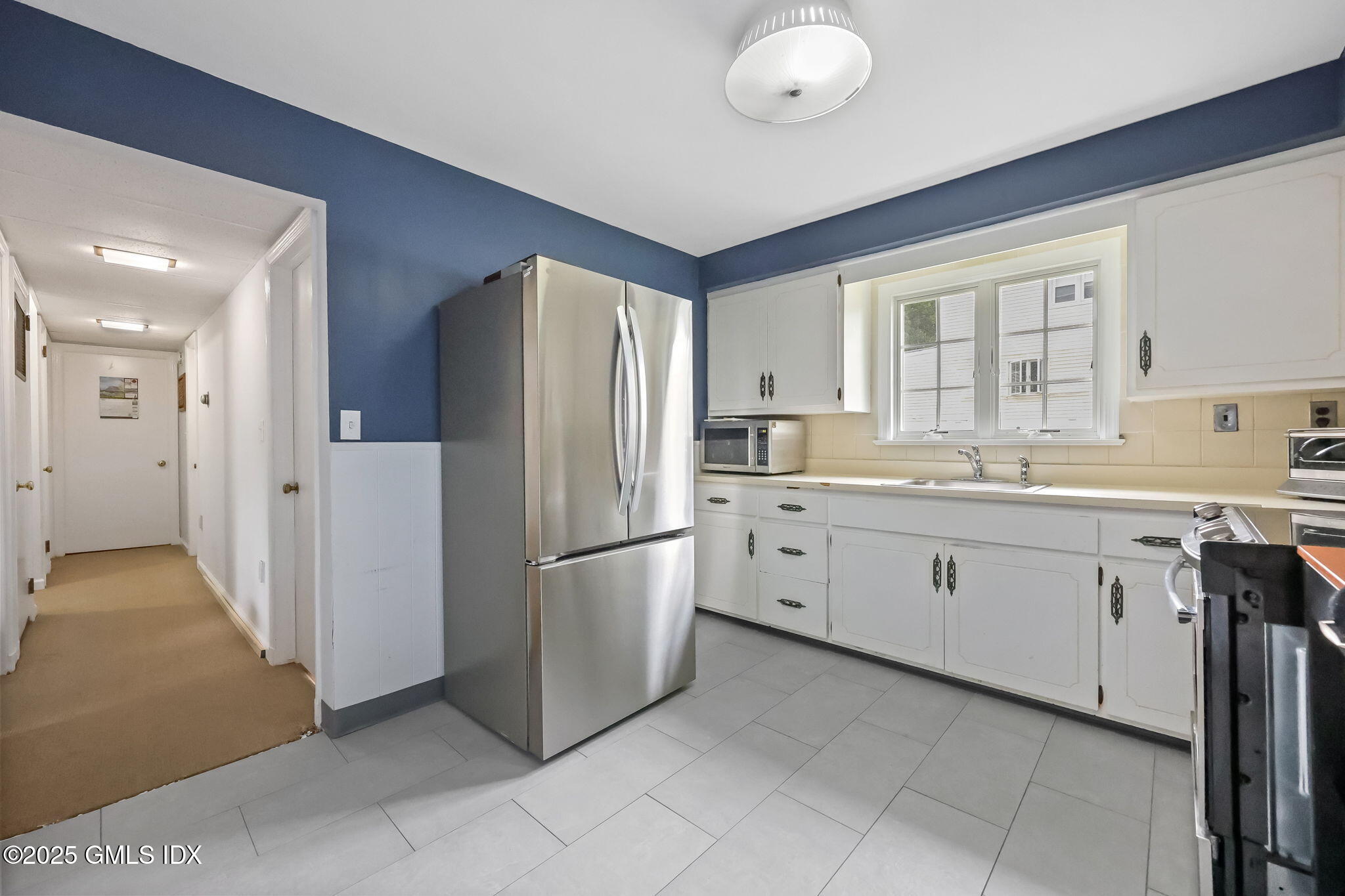 8 Reynolds Place Greenwich, CT 06831 - Photo 8 of 56 7-web-or-mls-8-reynolds-pl