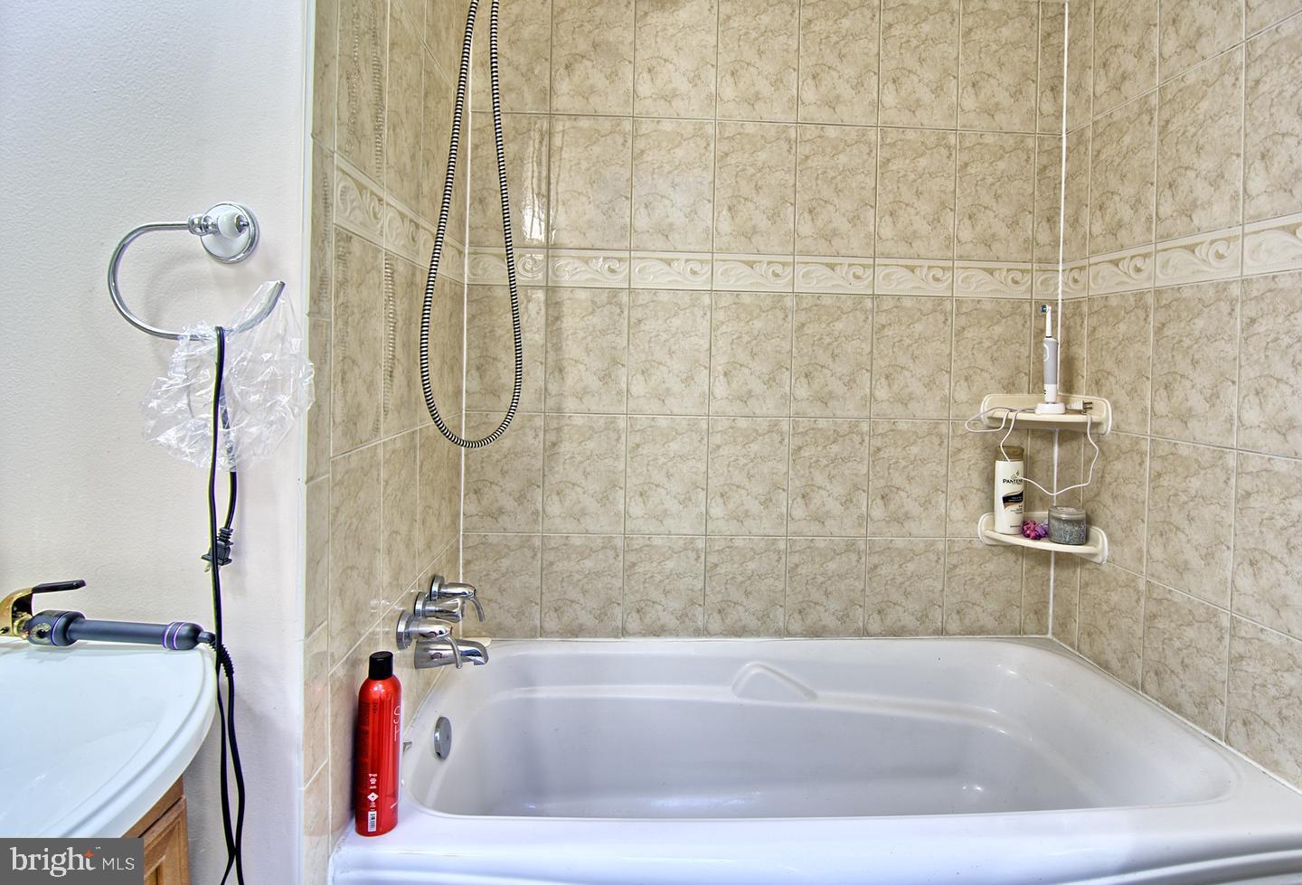 55 Jones Valley Circle Baltimore, MD 21209 - Photo 12 of 22 Master Bath with Ceramic Tile