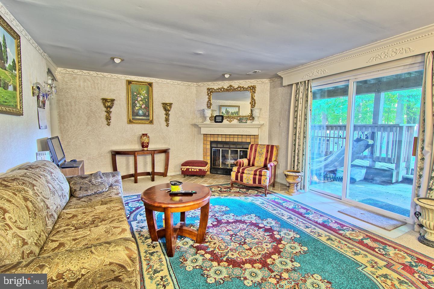 55 Jones Valley Circle Baltimore, MD 21209 - Photo 18 of 22 Family Room with Walkout to Private Backyard