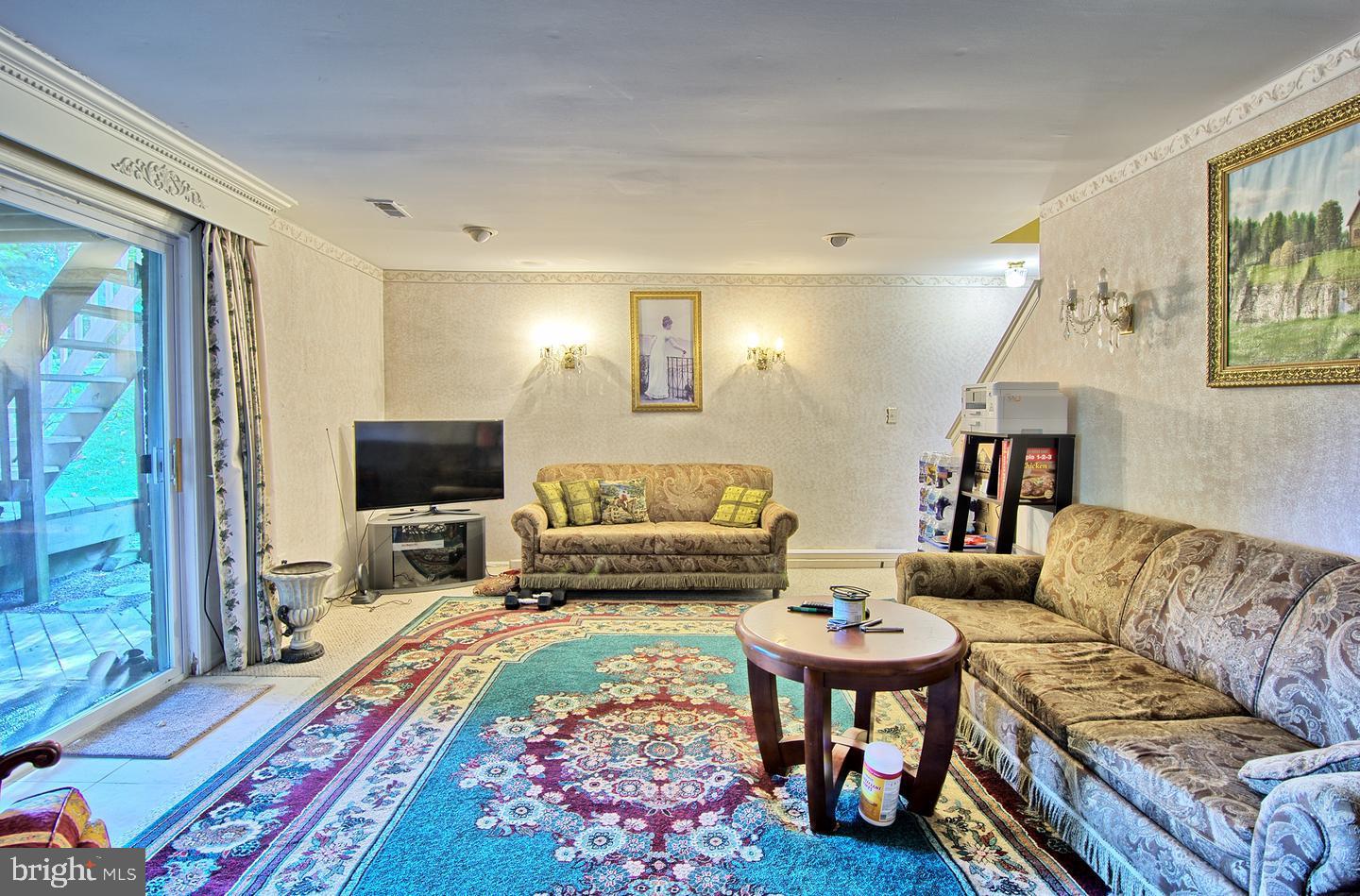 55 Jones Valley Circle Baltimore, MD 21209 - Photo 19 of 22 Family Room