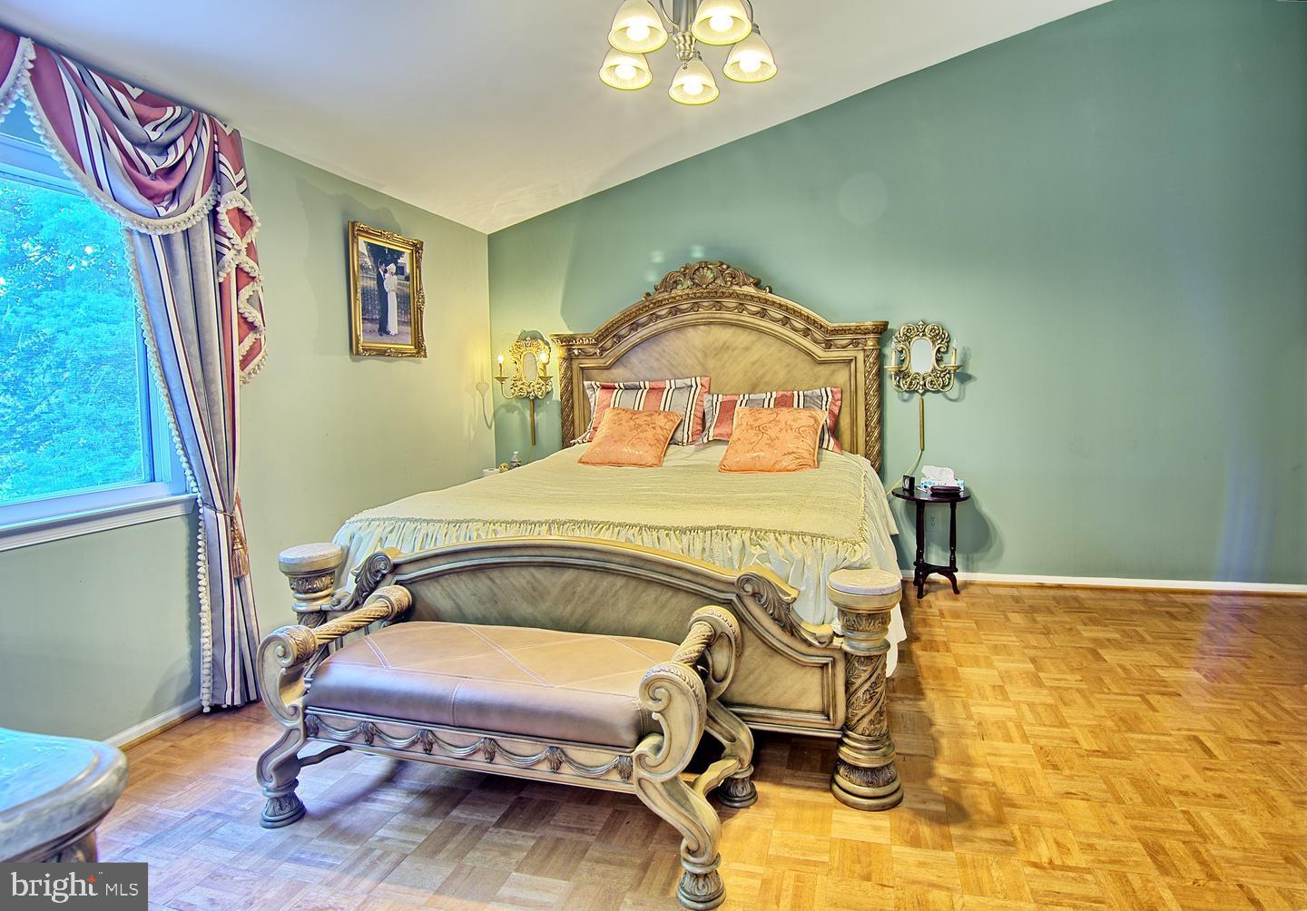55 Jones Valley Circle Baltimore, MD 21209 - Photo 10 of 22 Master Bedroom with Cathedral Ceiling
