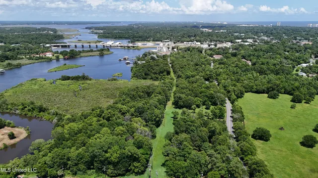$3,800,000 | 1014 West Pine Street, Gulfport, MS 39507
