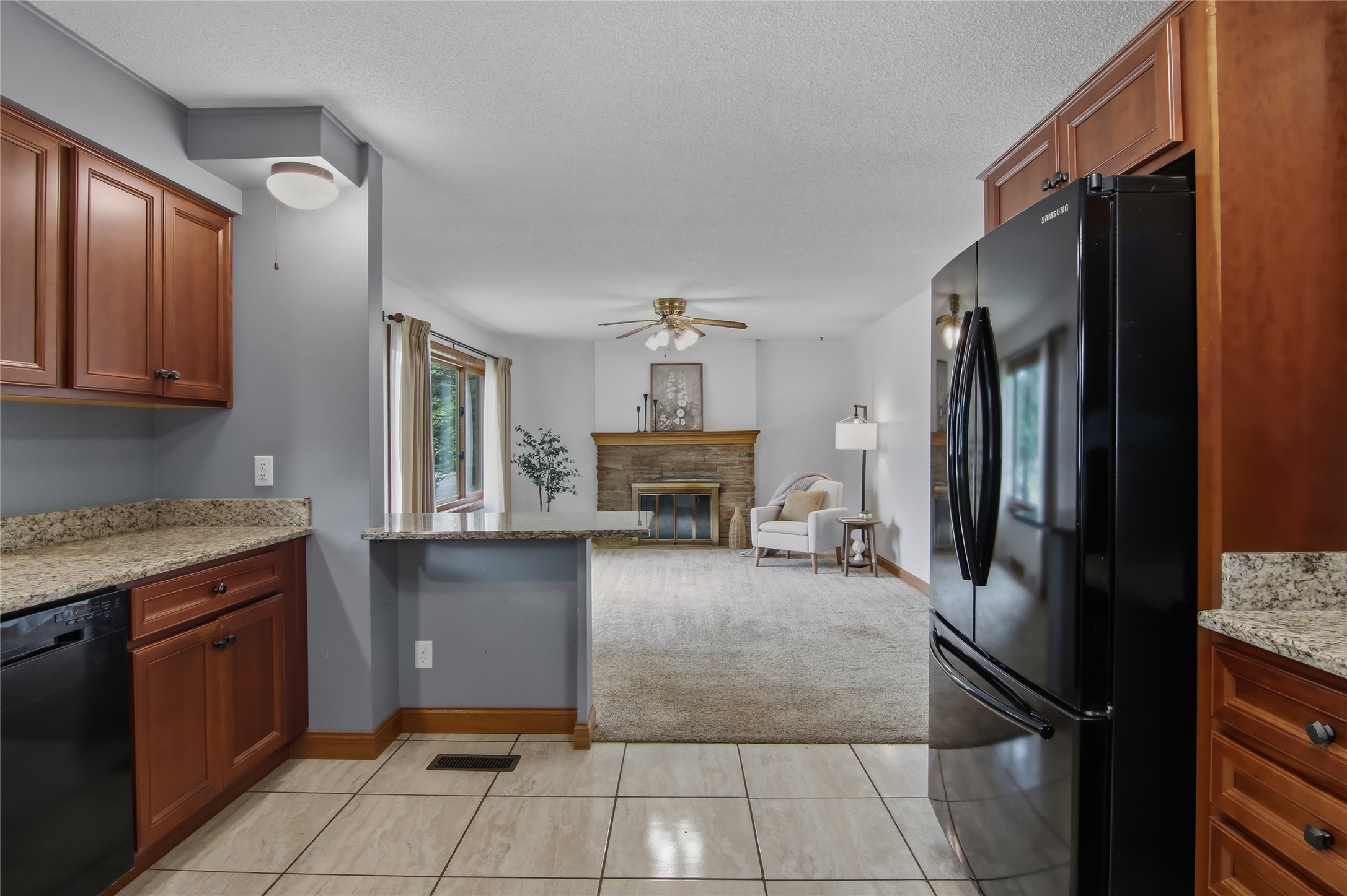 2715 Rudolph Road Eau Claire, WI 54701 - Photo 7 of 38