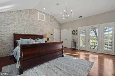 a view of building with a yard