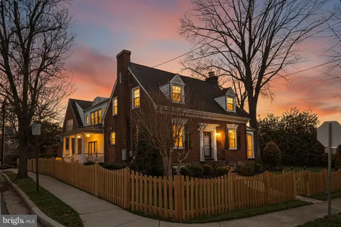 $2,295,000 | 600 Upland Place, Alexandria, VA 22301
