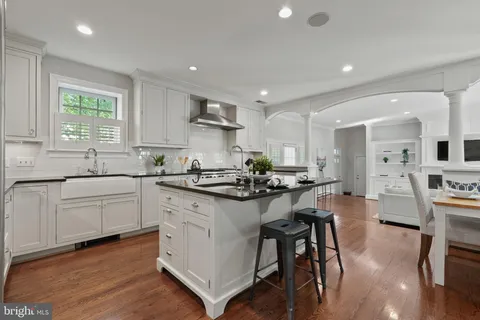 $2,295,000 | 600 Upland Place, Alexandria, VA 22301