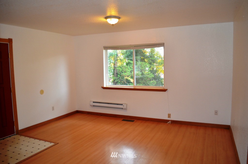 120 Hardie Avenue Southwest Renton, WA 98057 - Photo 11 of 15