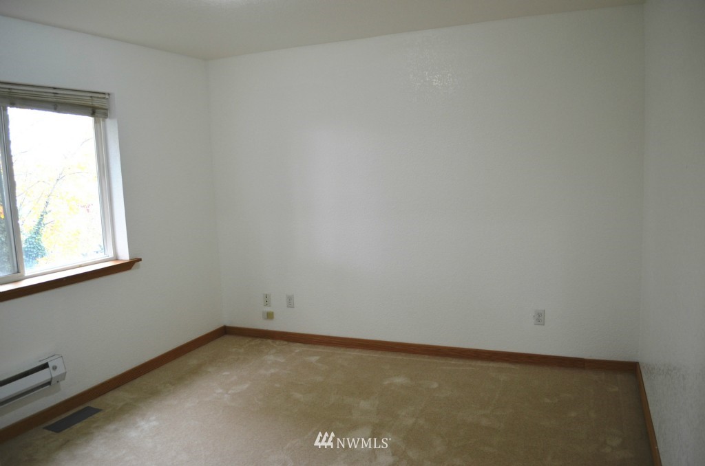 120 Hardie Avenue Southwest Renton, WA 98057 - Photo 13 of 15