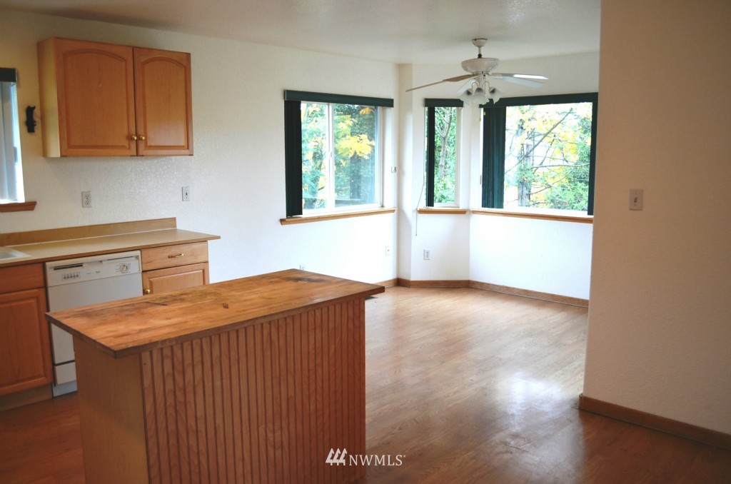 120 Hardie Avenue Southwest Renton, WA 98057 - Photo 3 of 15