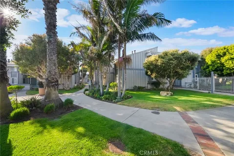 $549,000 | 16922 Pacific Coast Highway, Unit 102, Huntington Beach, CA 92649
