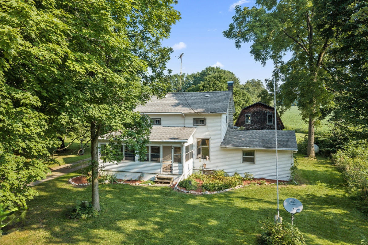 2399 River Road Hastings, MI 49058 - Photo 2 of 40 2