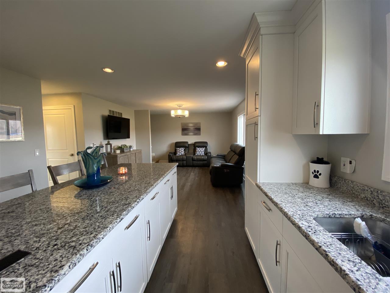 4212 Neuman Road St. Clair, MI 48079 - Photo 17 of 39 50029612-17.JPG