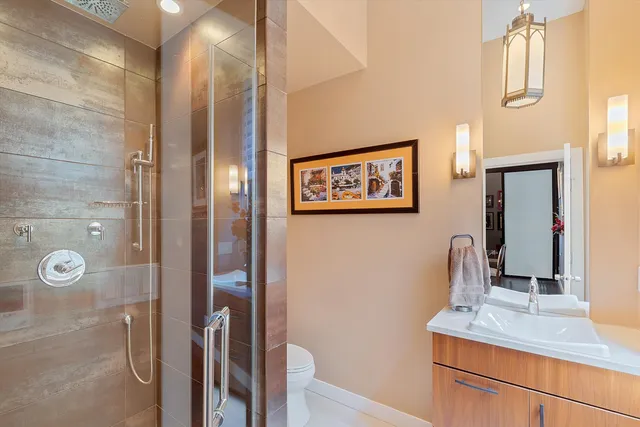 $899,999 | 2411 West Walton Street, Unit 2B, Chicago, IL 60622