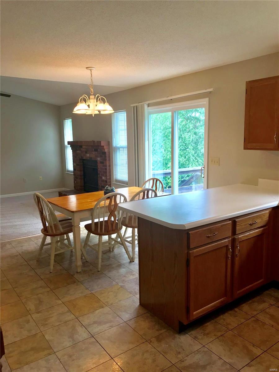 2425 Copper Creek Road Maryville, IL 62062 - Photo 5 of 18 Gallery Image 5