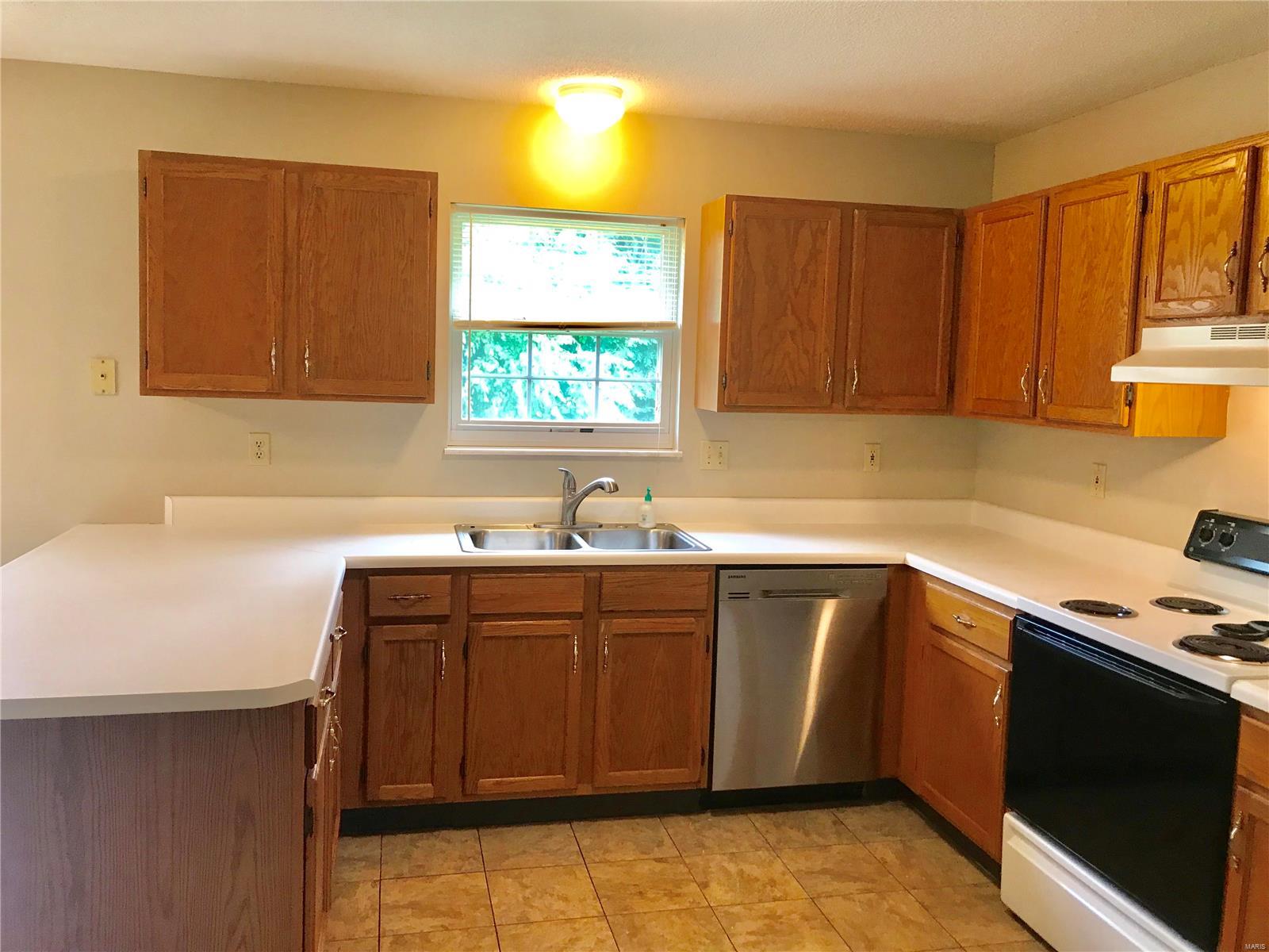 2425 Copper Creek Road Maryville, IL 62062 - Photo 10 of 18 Gallery Image 10